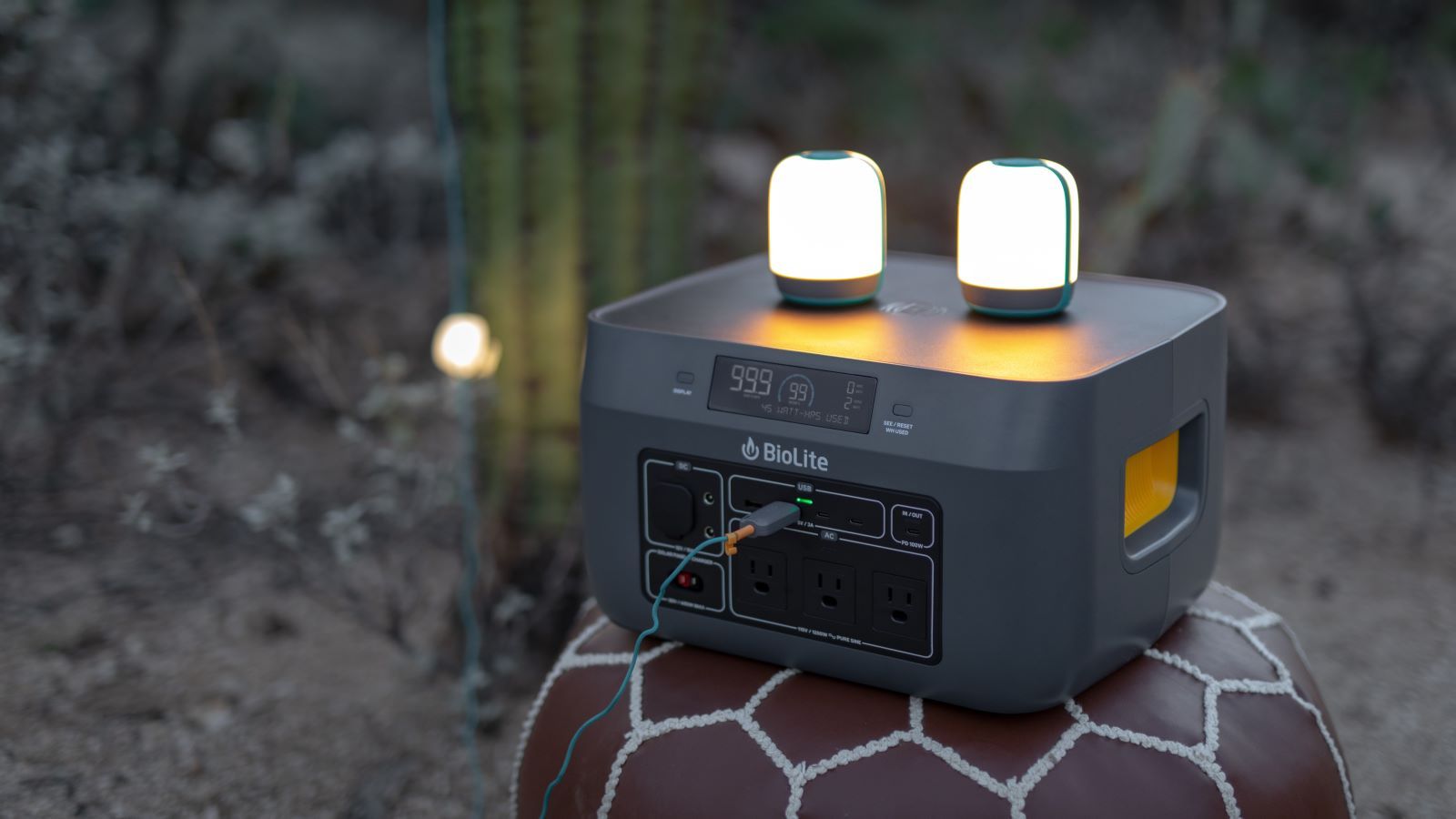 solar panels or generator Jackery Solar Generator 550 (Jackery 550+ SolarSaga 100W)