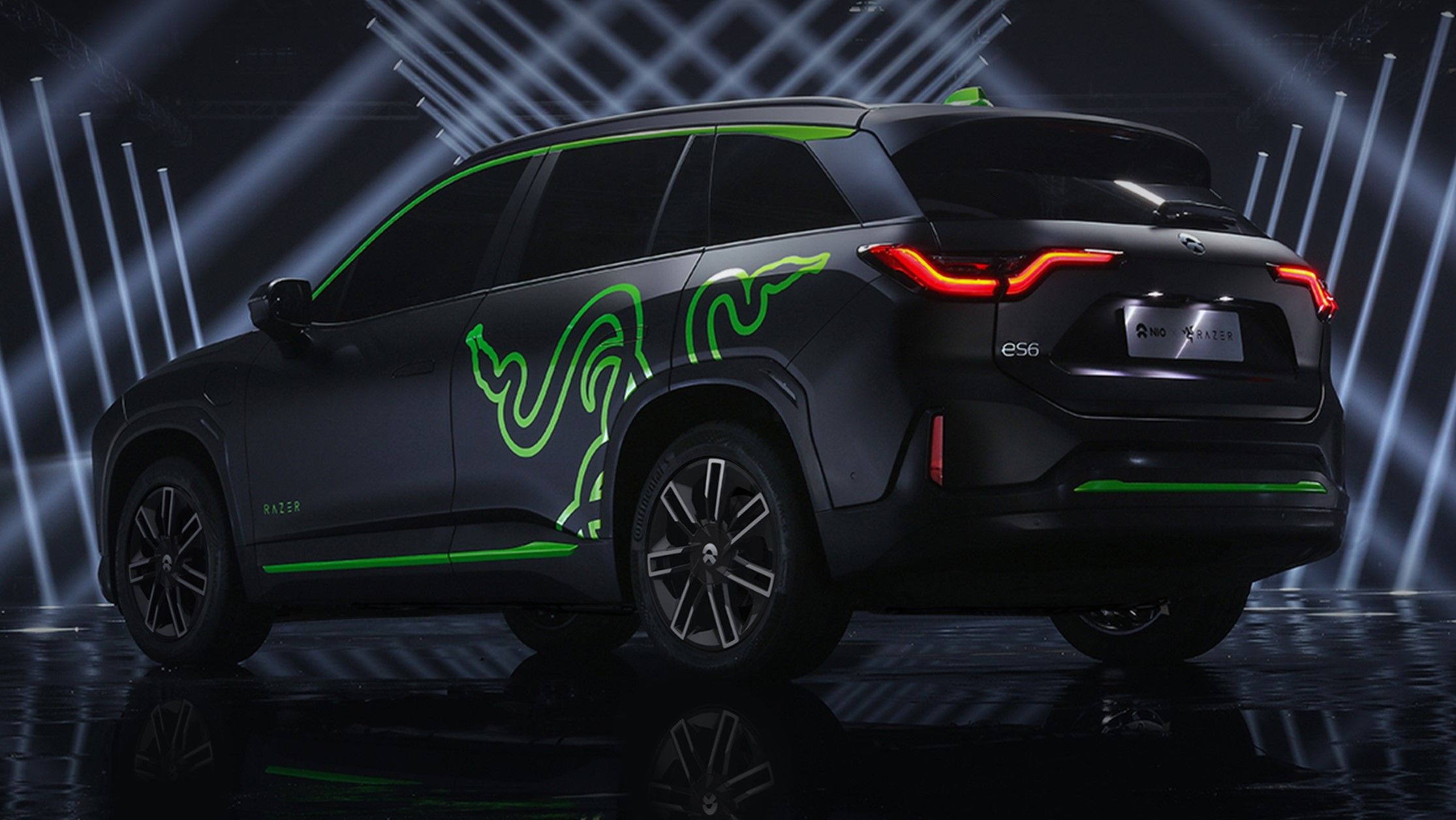 Limo Razer Not content with glowing toasters, Razer is also bringing its Chroma ...