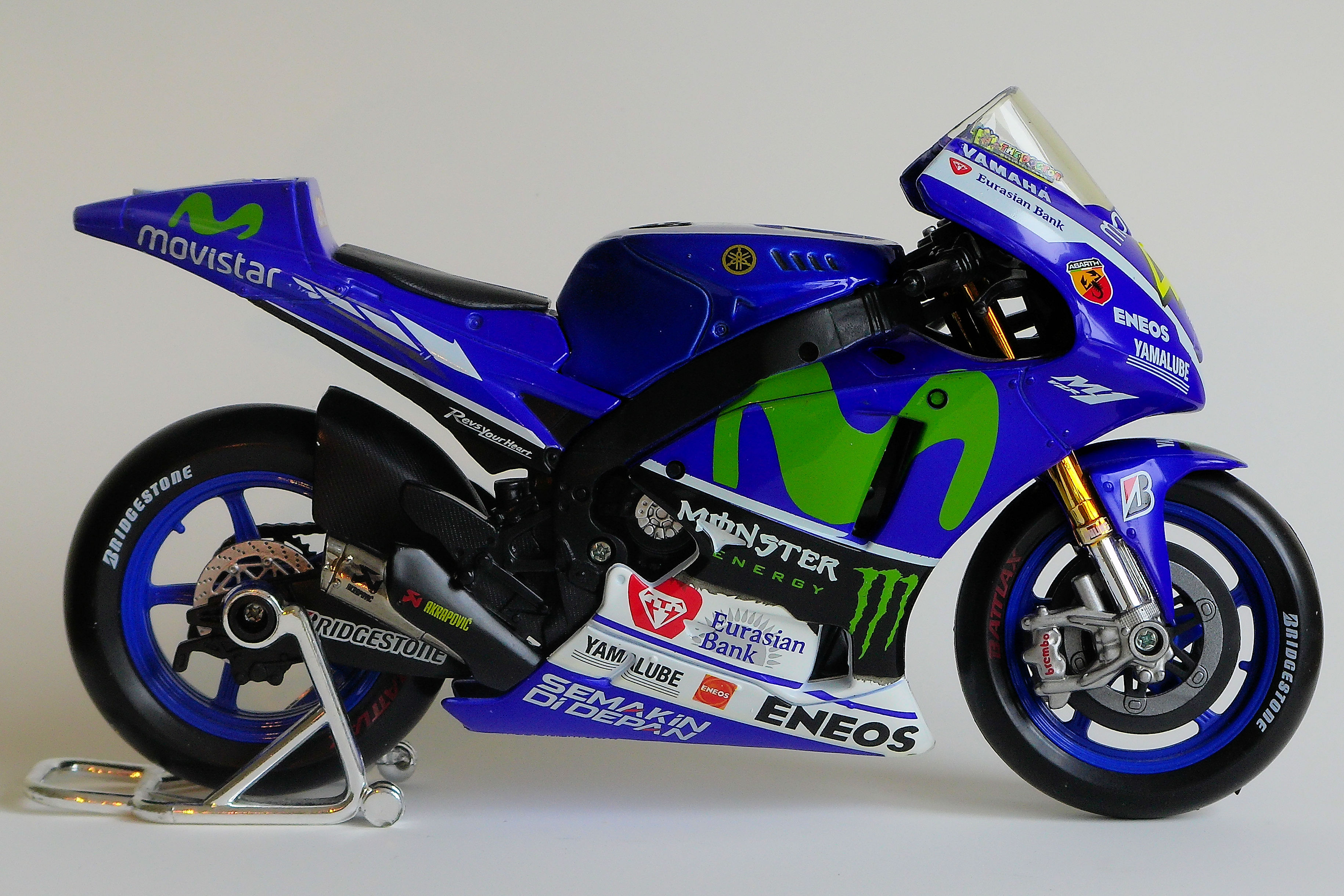 Yashica City 200 sample shots, image noise