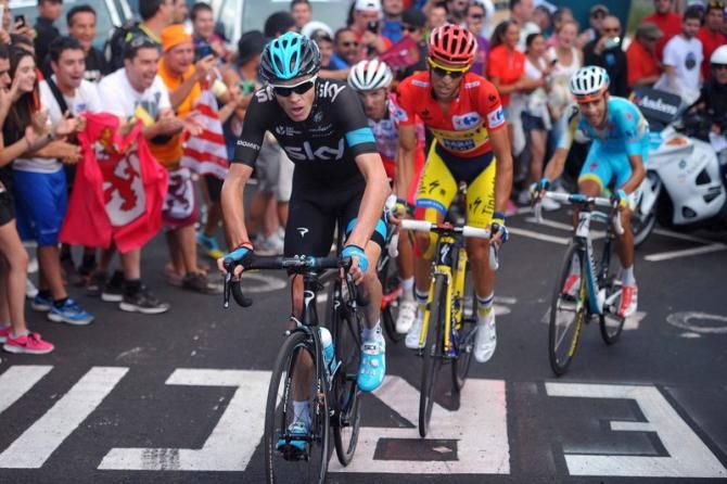 Chris Froome (Team Sky) is followed by Alberto Contador (Tinkoff-Saxo)