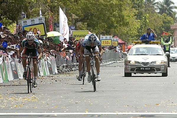 Jay Thomson (South Africa) was just a little faster in the sprint