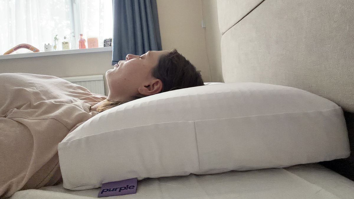 Tester Ruth Jones back sleeping on the DreamLayer pillow with no boosters