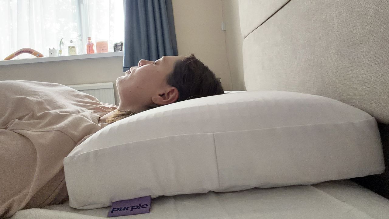 Tester Ruth Jones back sleeping on the DreamLayer pillow with no boosters