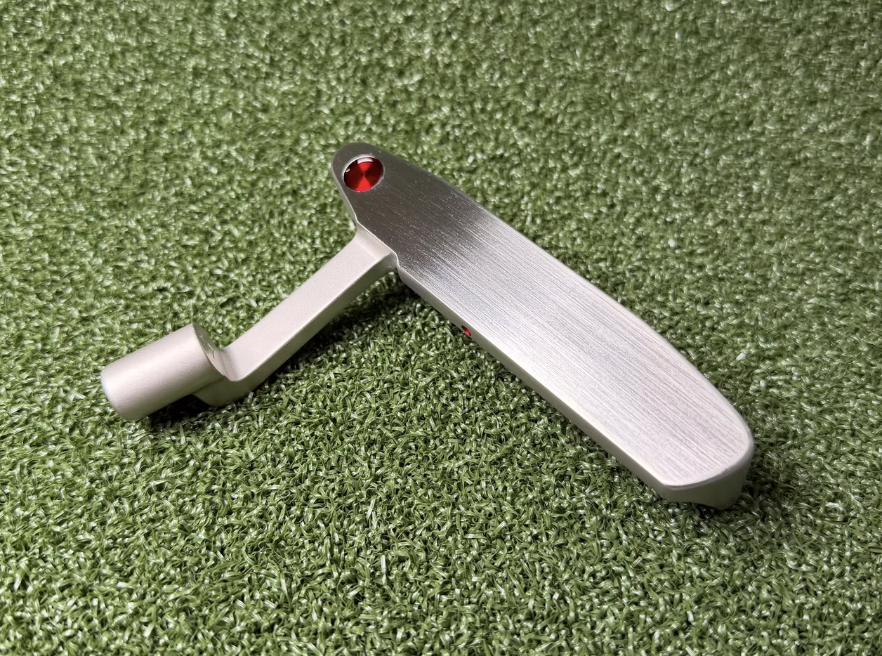 Photo of the tiger woods style putter