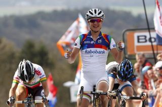 Non-stop Vos racks up fifth win at Flèche Wallonne