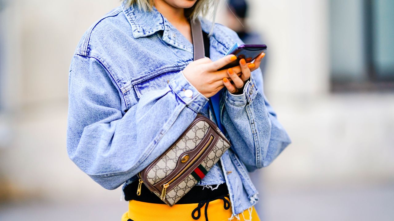 Street Style : Paris Fashion Week Womenswear Spring/Summer 2019 : Day Eight