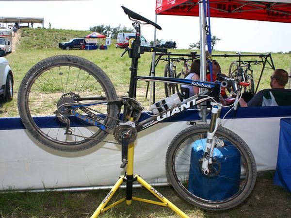 Adam Craig (Rabobank-Giant Off-Road Team) tackled the bumpy Mellow Johnny's Classic on this Giant Anthem Advanced SL.