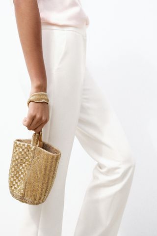 mriqWXZHbHueBFGQJ2sGJJ-320-80 35 اكتشاف الأزياء الصيفية الأنيقة للتسوق من زارا هذا الصيف