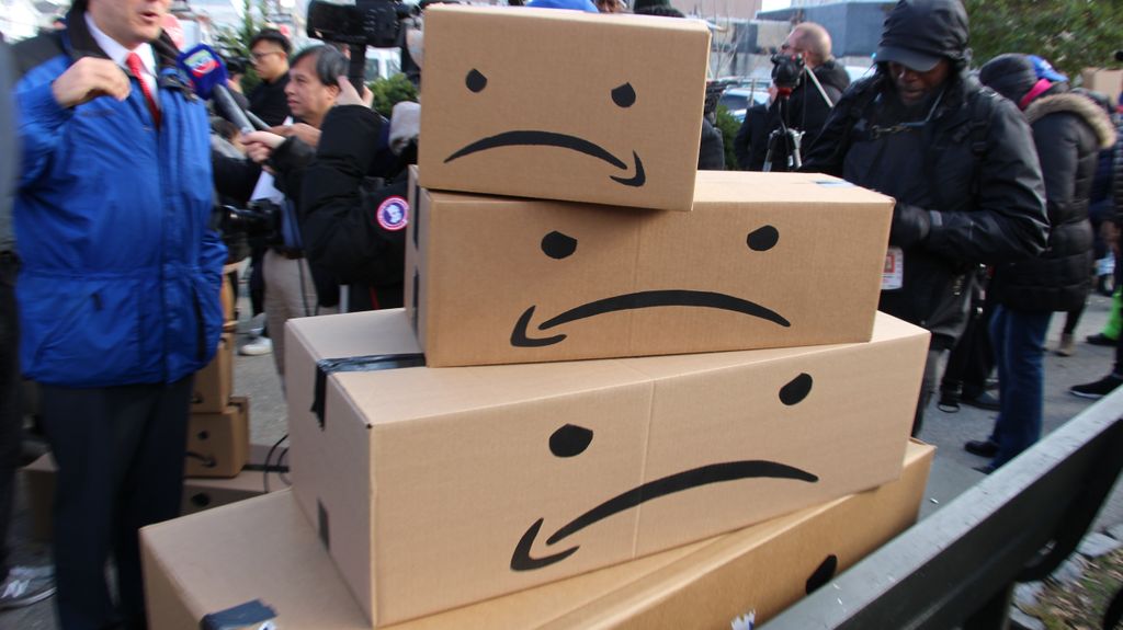 amazon-is-suing-10-000-people-for-leaving-fake-reviews-but-is-that