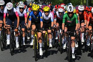 Lauren Dickson suffered a broken collarbone in stage 3 crash at the Tour de Suisse