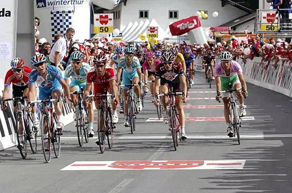Sprint for second led by Xavier Florencio (Bouygues Telecom).