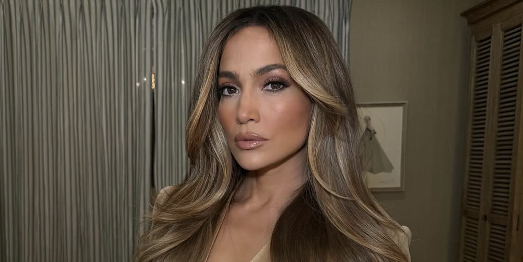 jennifer lopez shows off blonde hair and curtain bangs