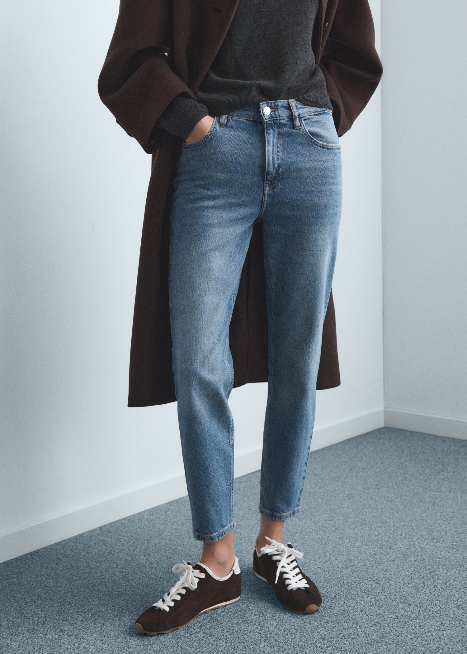 Newmom Comfort High-Rise Jeans - Women | Mango United Kingdom