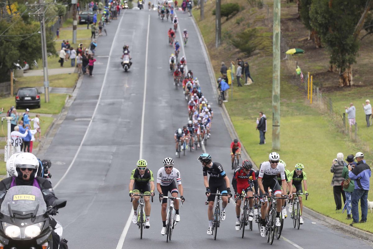 Checking the distance back to the chasing group