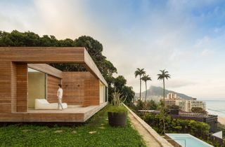 AL House offers striking views of the Rio de Janeiro river and the wider state's countryside and surrounding forests