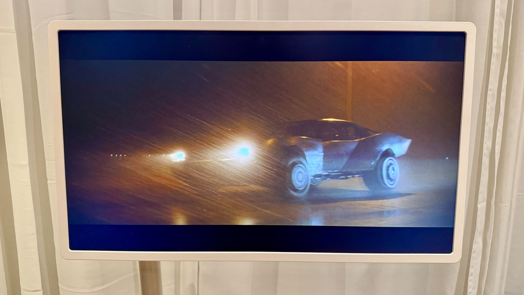 Scene from The Batman on LG StanByMe 2