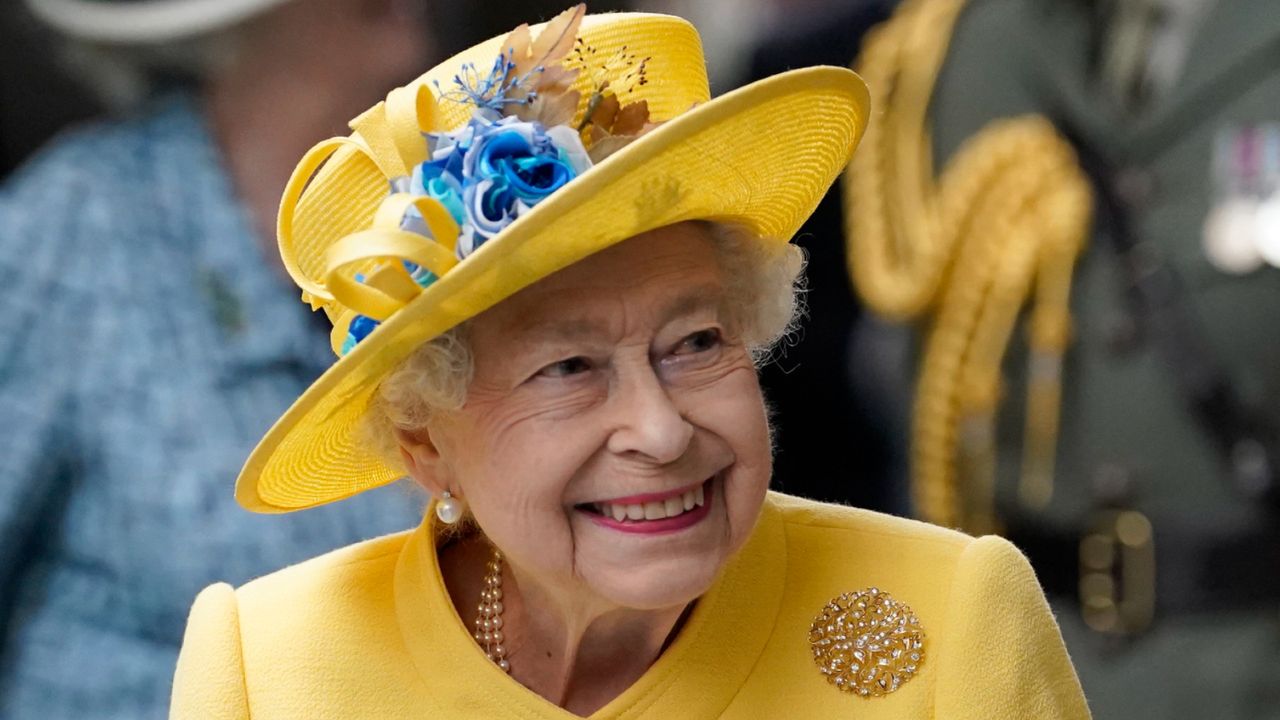 Queen Elizabeth II attends the Elizabeth line&#039;s official opening at Paddington Station on May 17, 2022 in London, England.