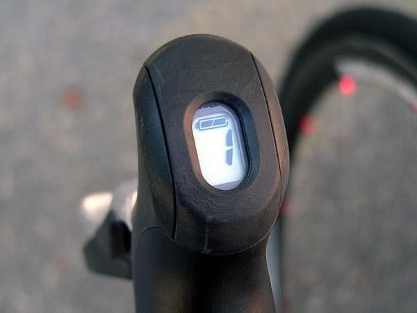 Small LCD screens on each shifter