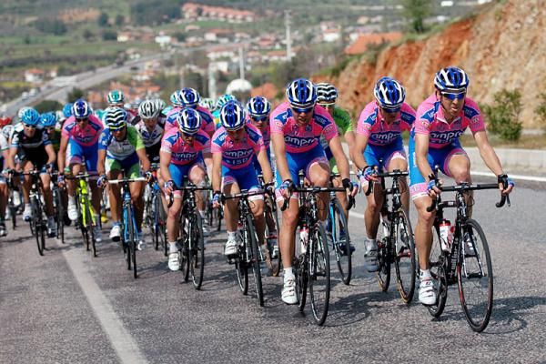 Lampre-ISD sets the pace.