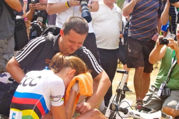 Maja Wloszczowska recovers after winning