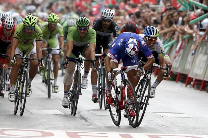 Nacer Bouhanni (FDJ) holds off the challenge from from Matthews