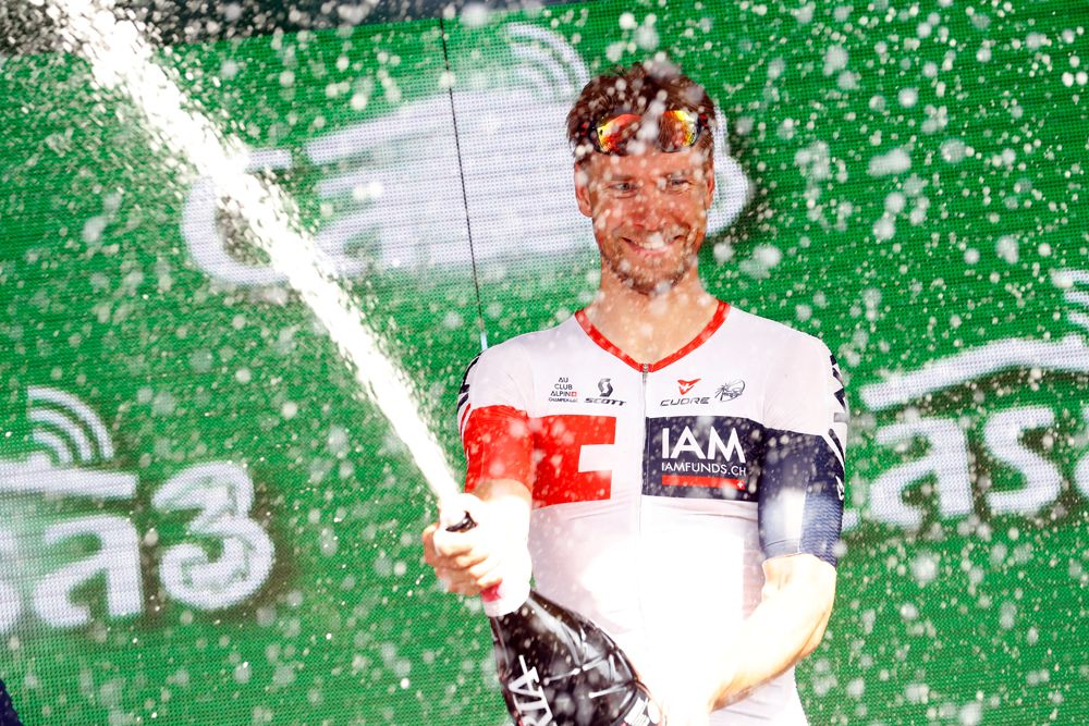 Roger Kluge (IAM Cycling) on the podium