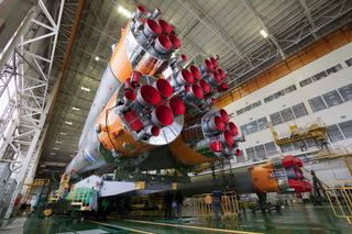 Expedition 39 Soyuz Assembly