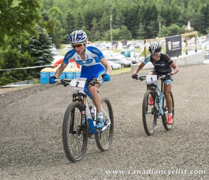 Catharine Pendrel (Luna Pro Team) leading Emily Batty (Trek Factory Racing)