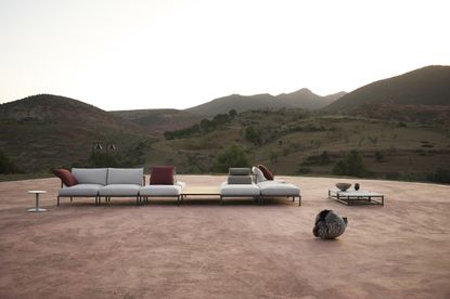 B&amp;B ITalia outdoor seating system by Piero lissoni