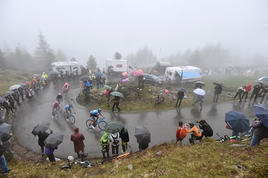 High Carthy climbs with Nibali and Carapaz et al on the Motirolo