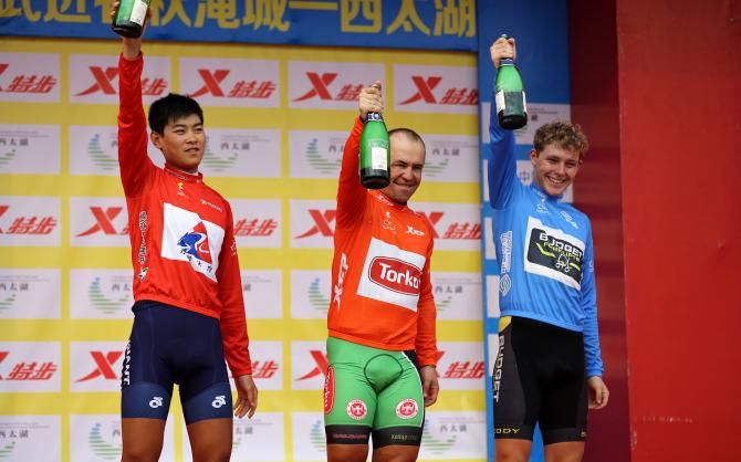 The jerseys on stage 8