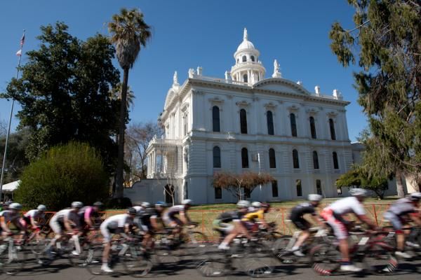 The Merced County Courthouse anchors the downtown race course.