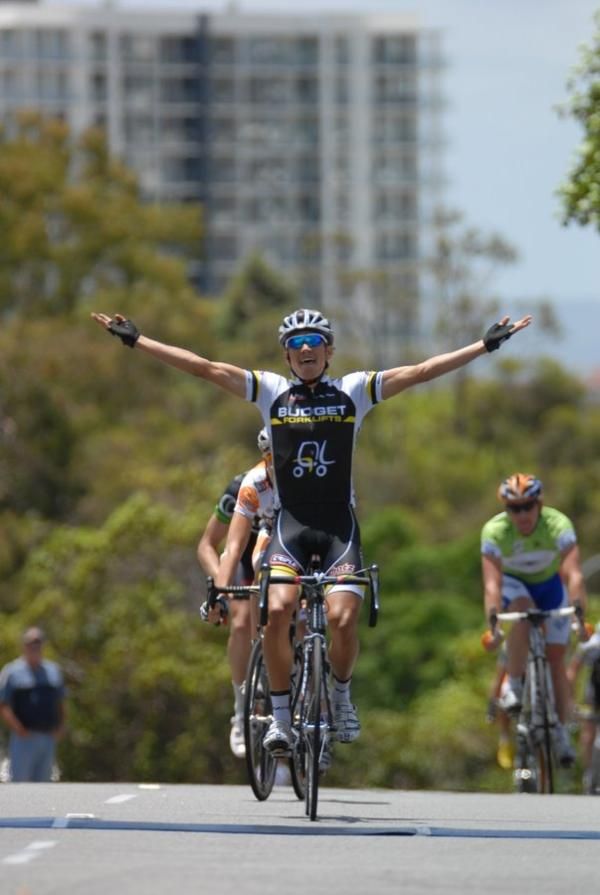 Richard Lang crossed the line ahead of Travis Meyer, while previous race leader Graeme Brown lost the lead despite finishing near the front.