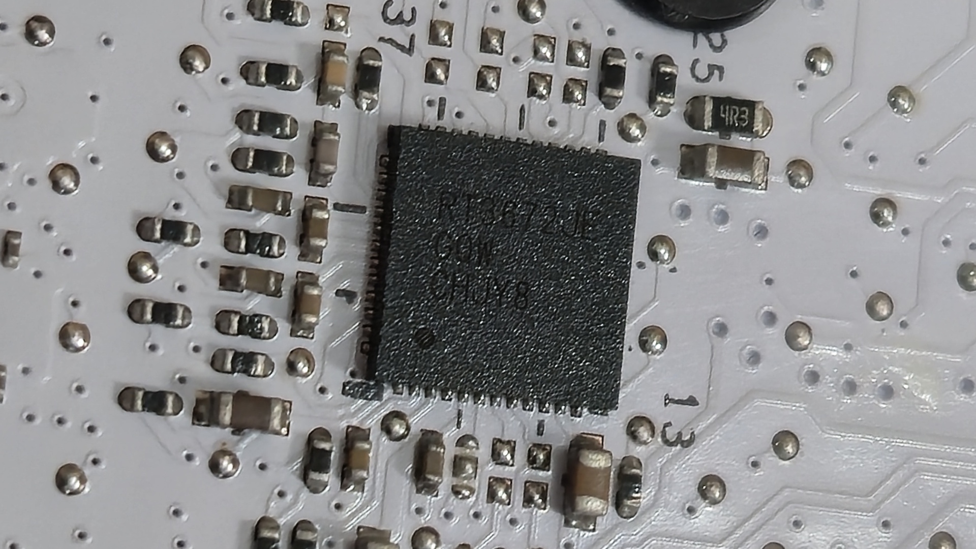 Asus ROG Crosshair X870E Glacial - ICs