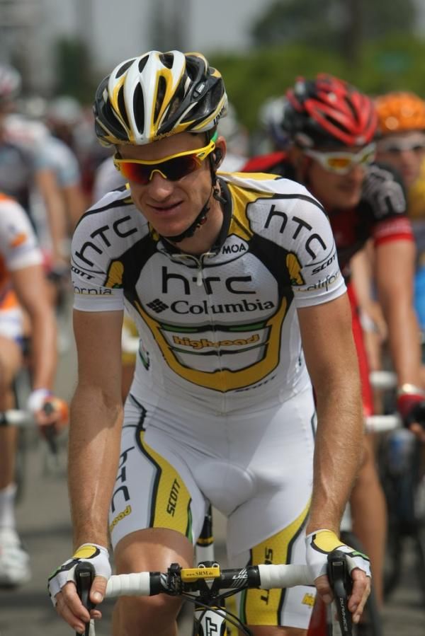 Michael Rogers (HTC-Columbia) had even more reason to smile after the stage, having taken the race leader's jersey.