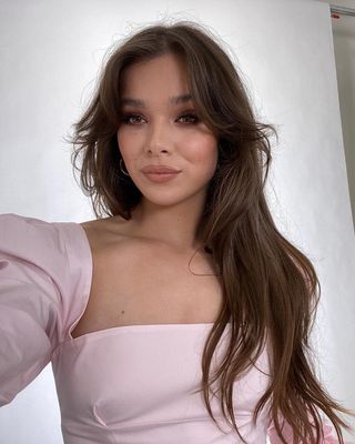 Hailee Steinfeld with a butterfly cut