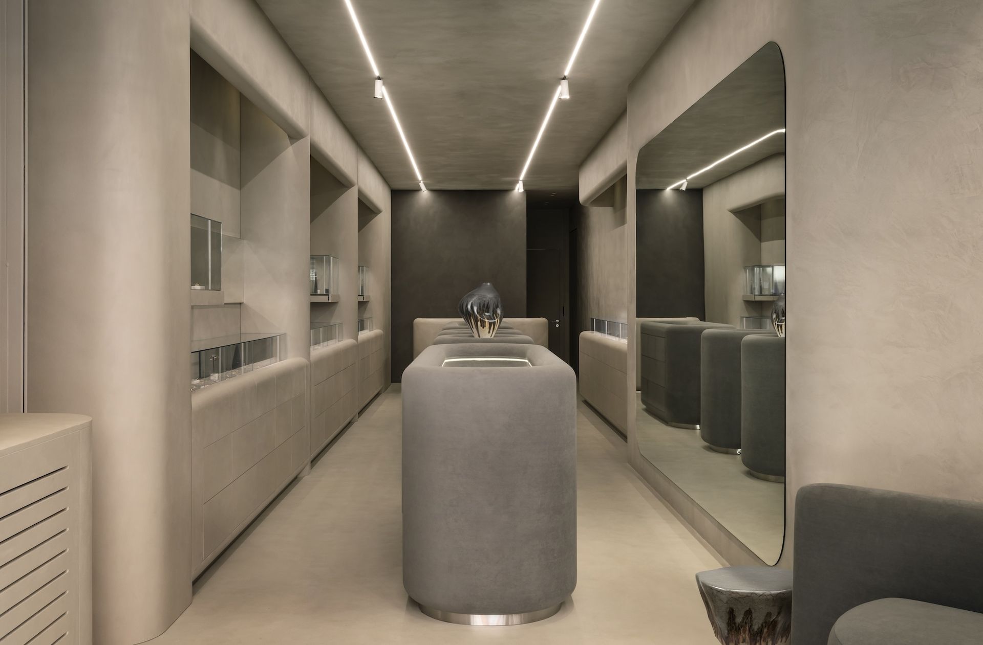 Victoria Yakusha designs a minimalist jewellery store that feels like entering a velvety box