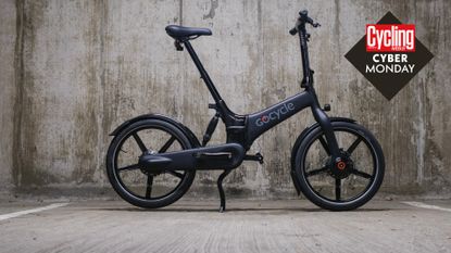 GoCycle G4i against a concrete background