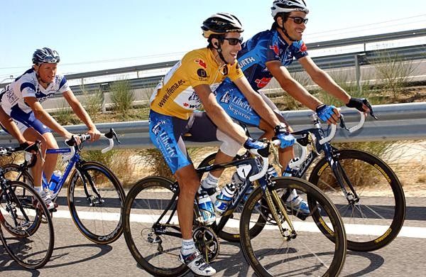 Roberto Heras (Liberty Seguros) rides with Igor Gonzalez de Galdeano in the final stage