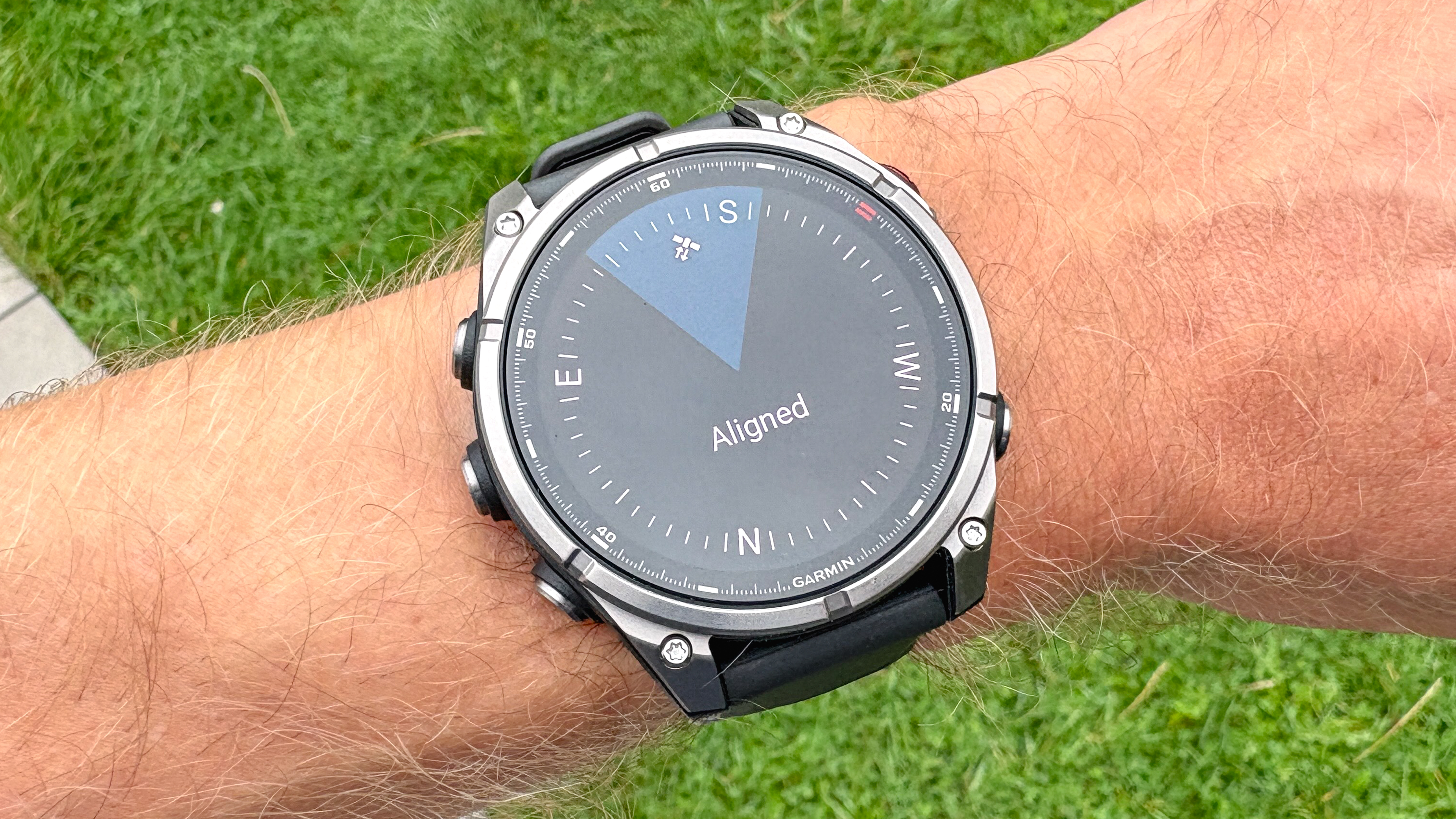 Garmin Forerunner 970 vs Garmin Fenix 8 Pro