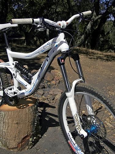 The 40mm-diameter steel stanchions on the RockShox Domain fork and the newly tapered-and-oversized 1 1/8"-to-1 1/2" front end should make for monstrous stiffness.