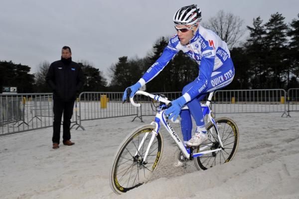 Maarten Wijnants tries out the sand pit.