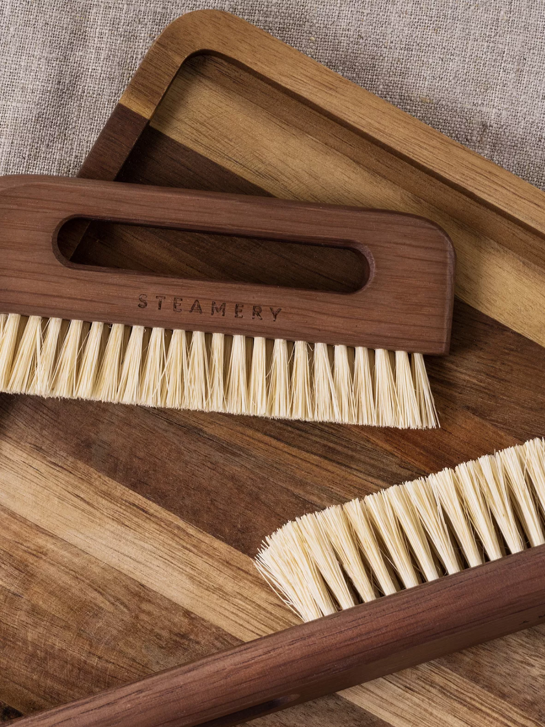 A brush from Steamery