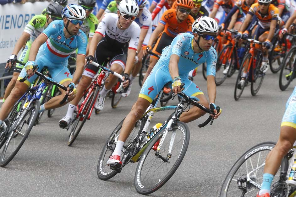 Fabio Aru and Vincenzo Nibali together in the bunch