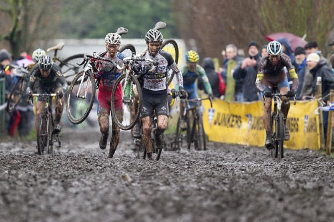The riders had plenty of running to do in Loenhout as course conditions deteriorated