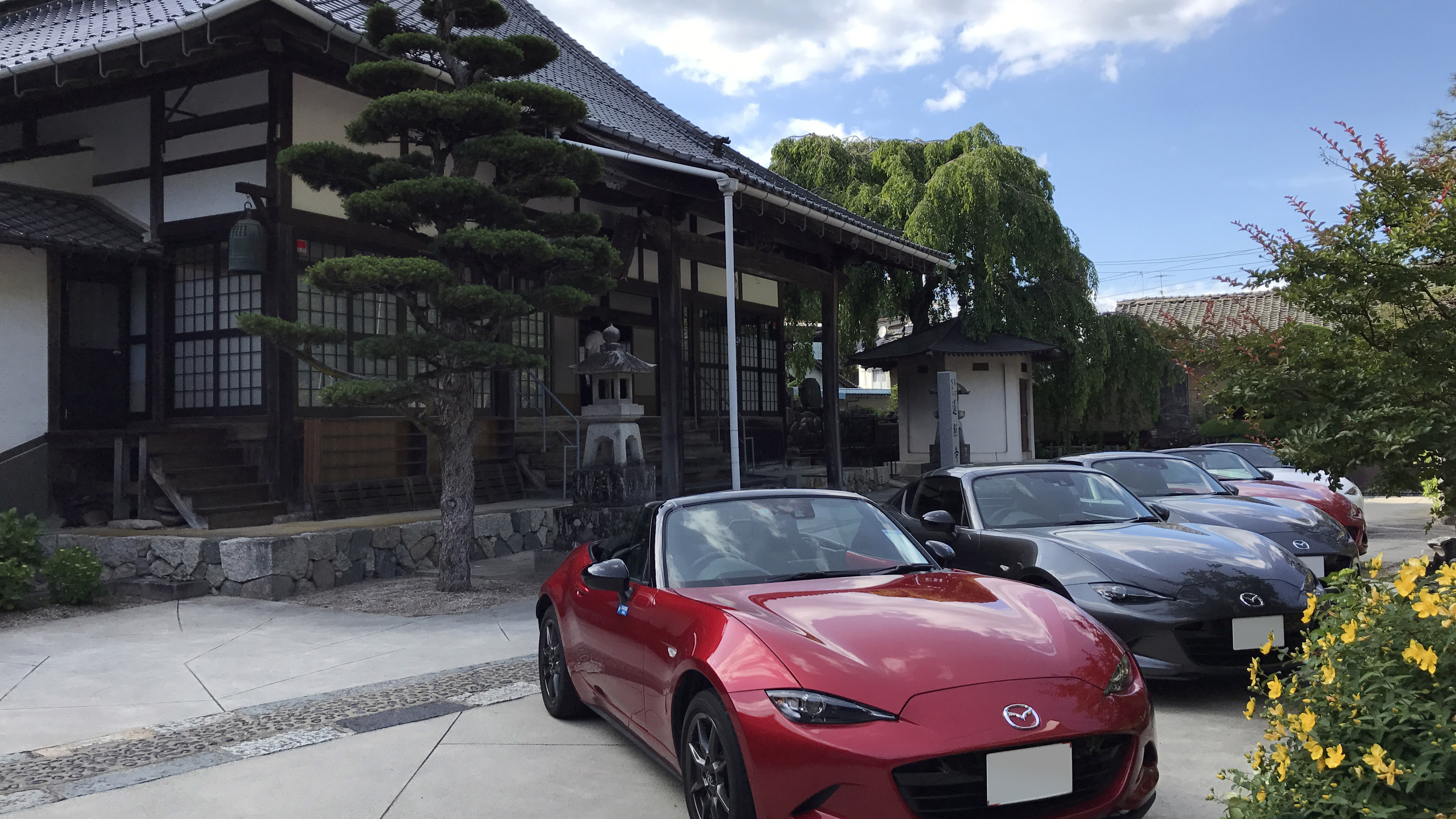 Renshoji temple, Hiroshima, with MX-5 line-up