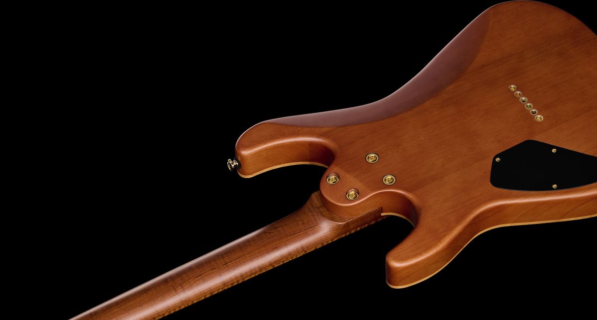 Harley Benton Max Fusion in Walnut