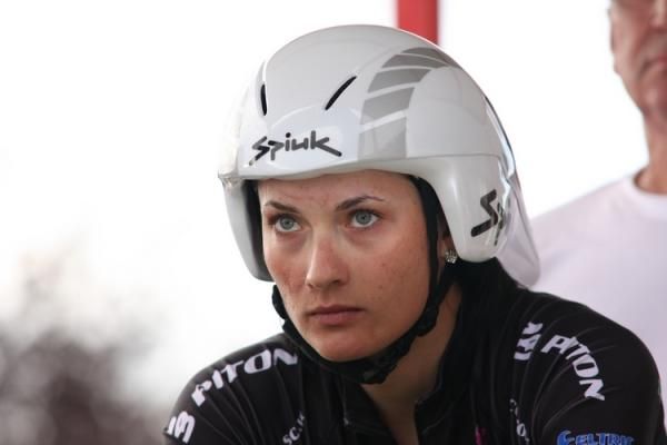 Russian Elena Kuchinskaya from Gauss-RDZ-Ormu at the start.