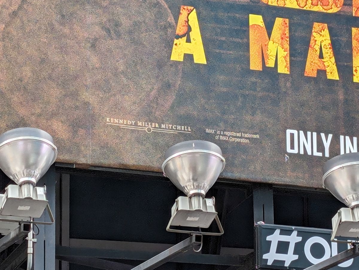 Google Pixel 8 zoom sample.