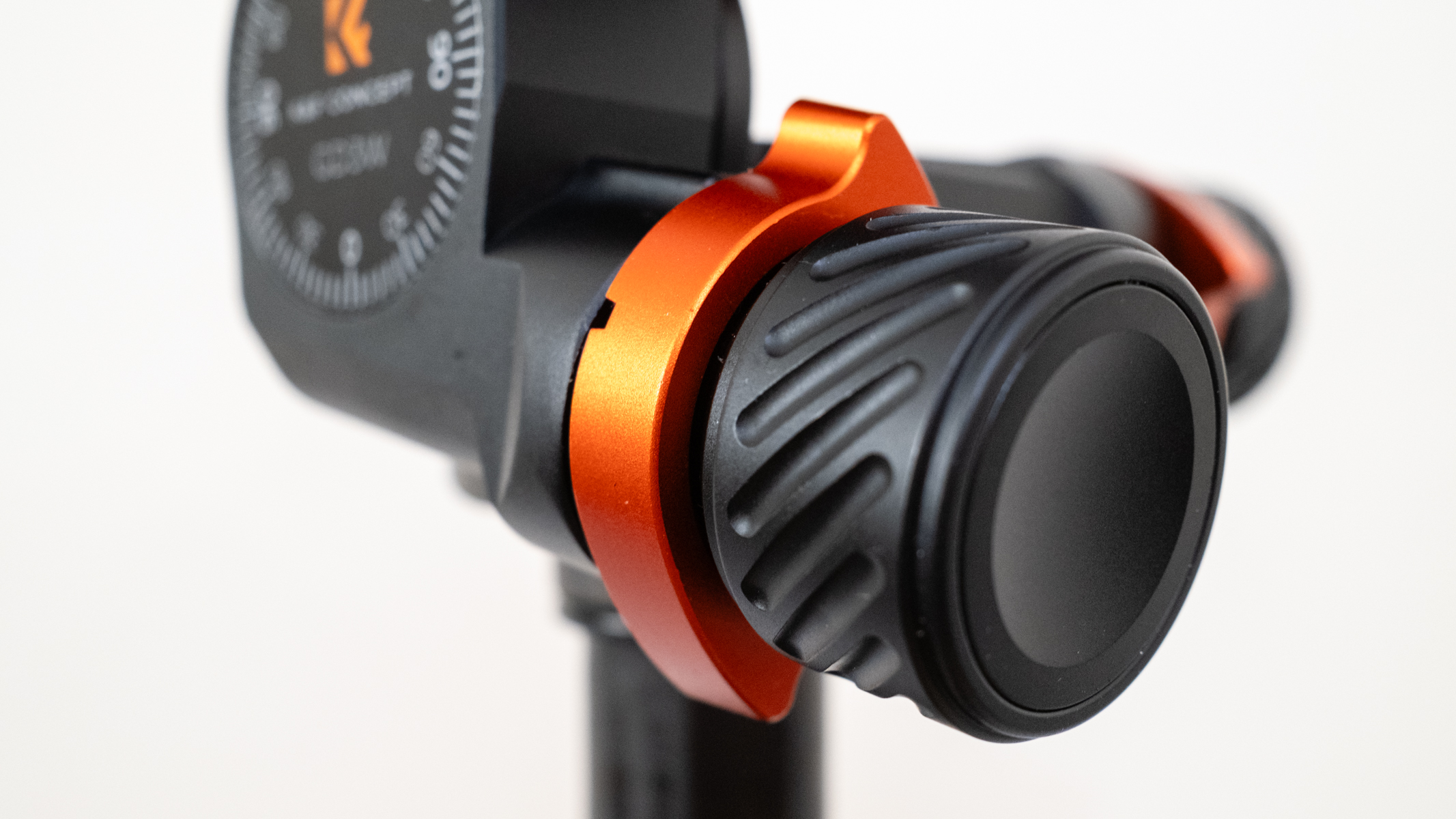 K&F Concept 3-Way Geared Tripod Head knob close up